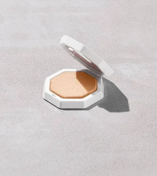 Fenty Beauty Demi'Glow Light-Diffusing Highlighter