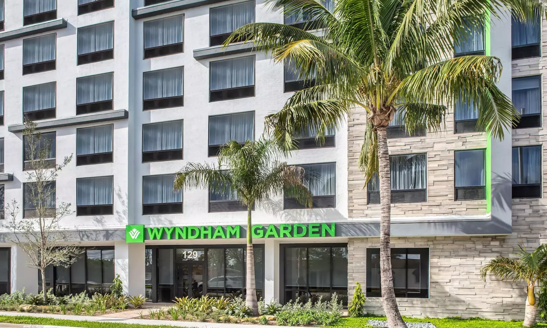 Stay with Complimentary Airport Shuttle at Wyndham Garden Hotel in Florida