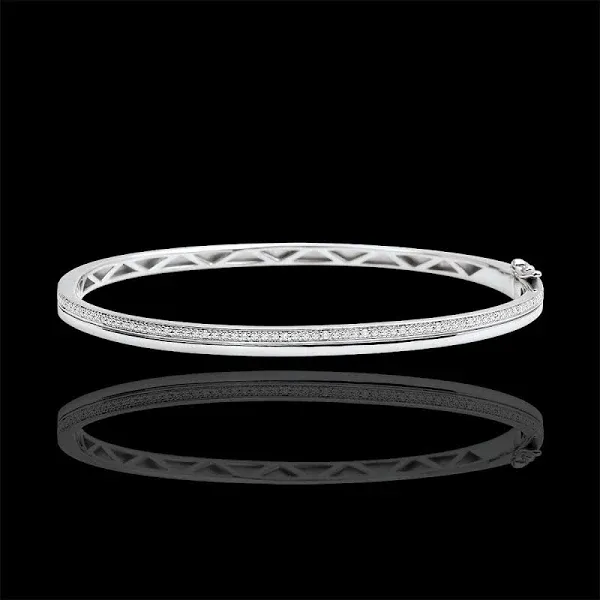 18 Carat Diamond Bracelet in White Gold