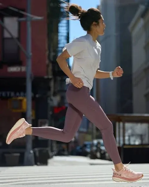 HOKA Women's Novafly Run Tight 25