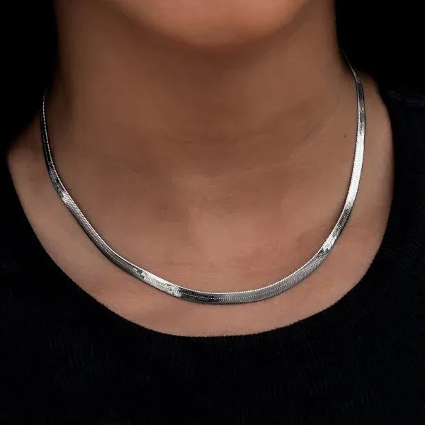 The GLD Shop Herringbone White Gold 4mm