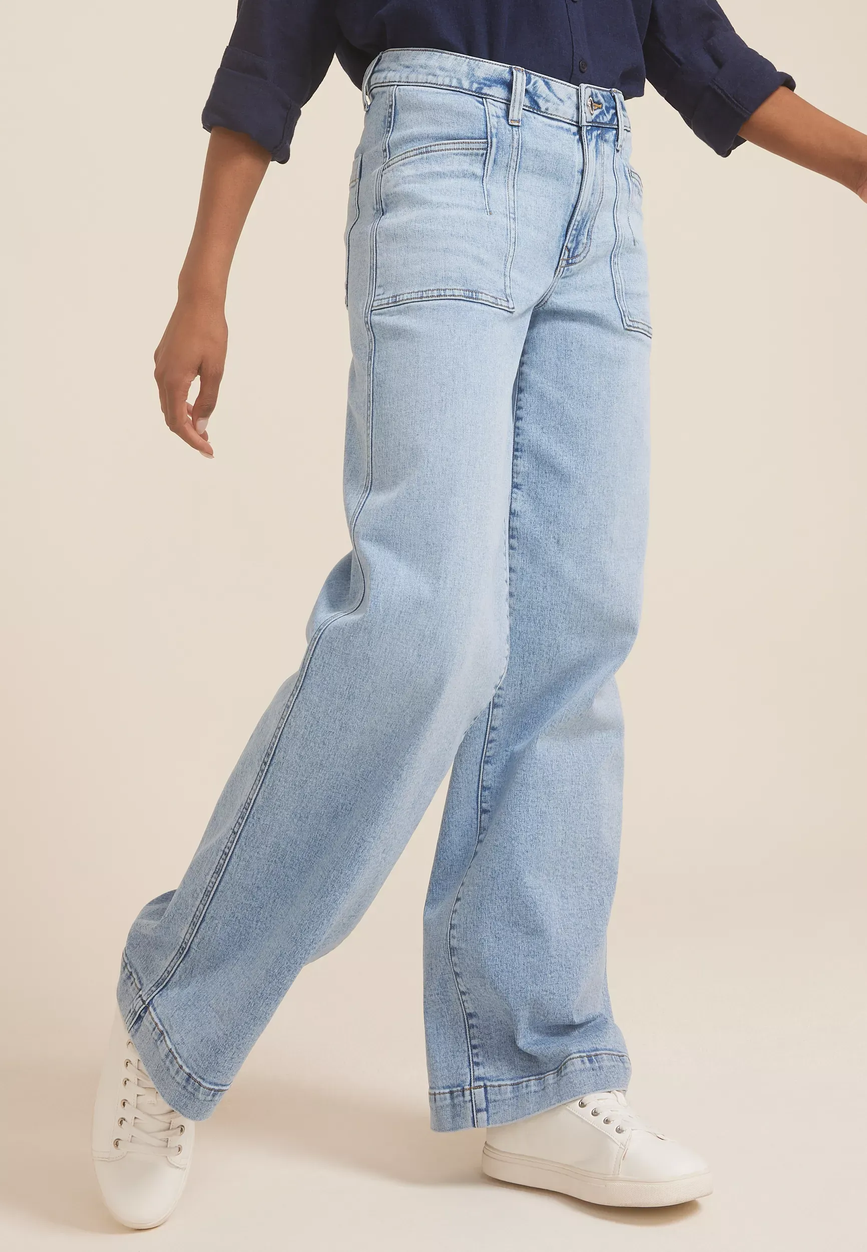 Maurices Women's Light Patch Pocket High Rise Wide Leg Jeans Blue  - 6