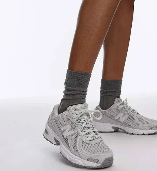 New Balance 740 trainers in grey