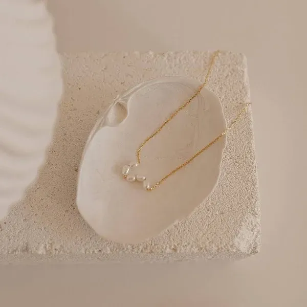 Caitlyn Minimalist Dainty Floating Pearl Cluster Bead Necklace