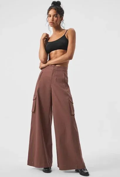 Alo Yoga Show Off Cargo Wide Leg Trousers