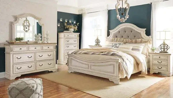 Luna Furniture Realyn Chipped White Panel Bedroom Set