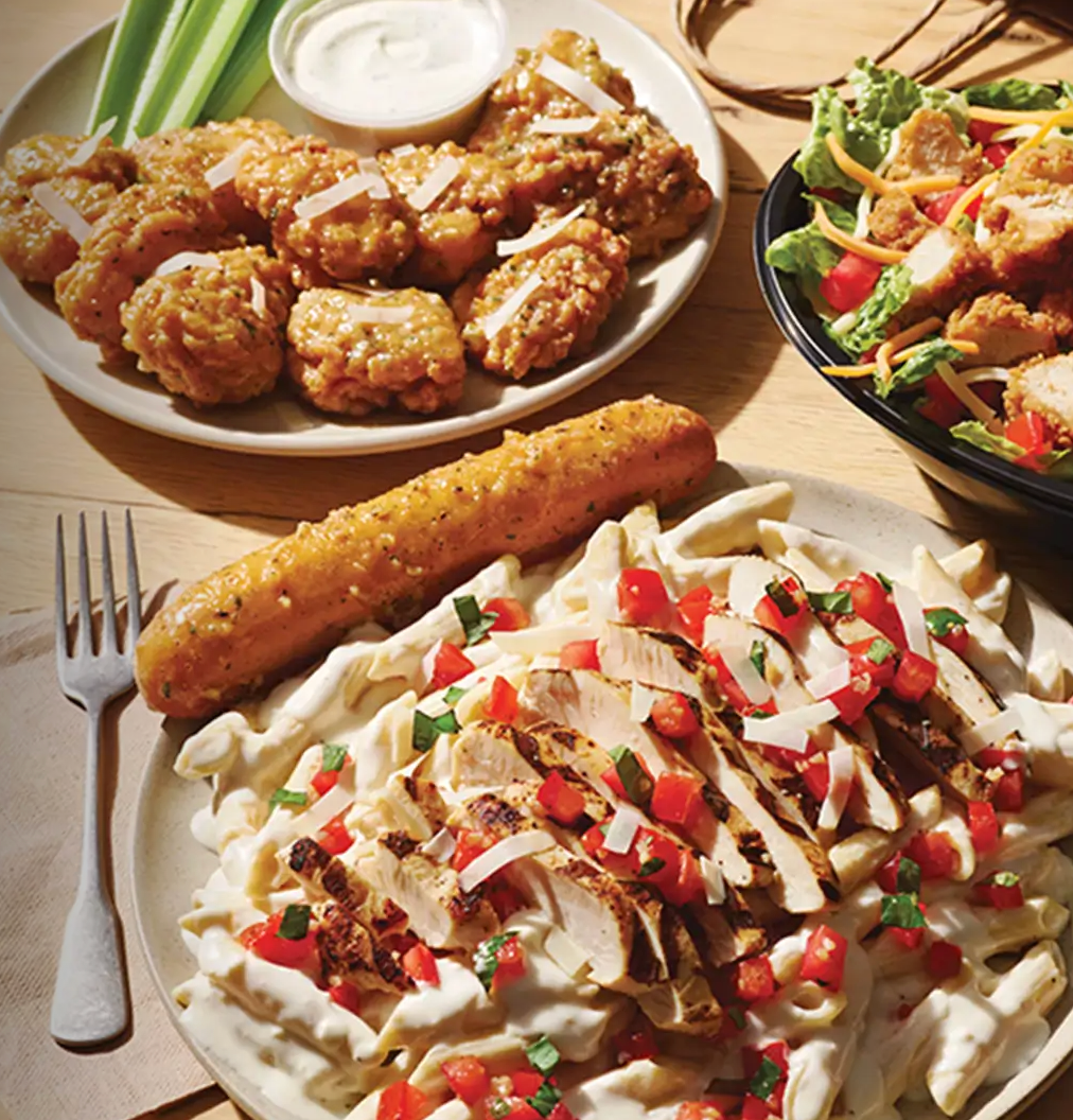 Applebees：ORDER YOUR FAVORITES & SCORE A $10 BONUS CARD