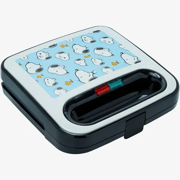 Uncanny Brands Peanuts Snoopy and Woodstock Double-Square Waffle Maker