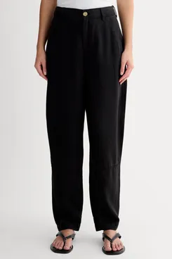 Everlane The Chino in Buttersoft - Black