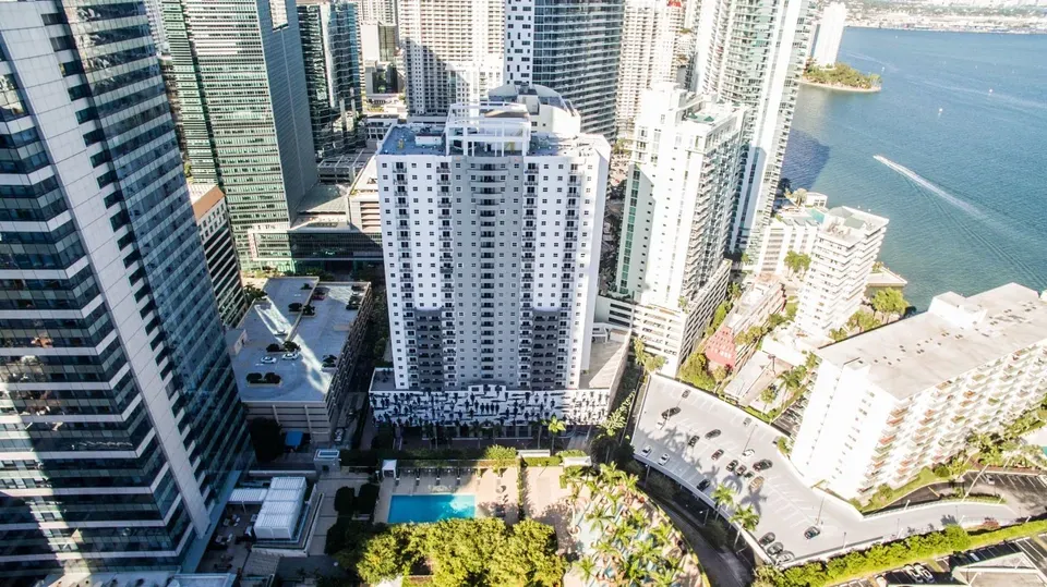 Miami Fortune House Hotel Suites Mar 22 - Mar 23