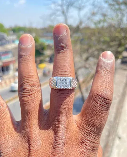 Men's VVS1 Moissanite Solitaire Ring