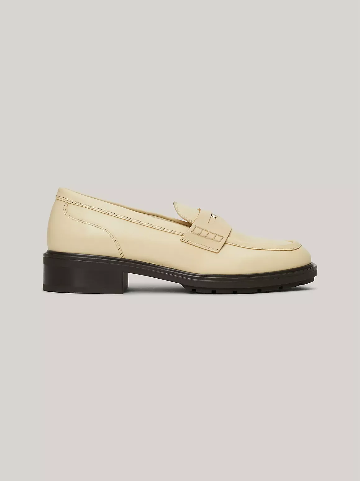 Tommy Hilfiger Women's TH Logo Leather Penny Loafer - Beige - US 6 / EU 36