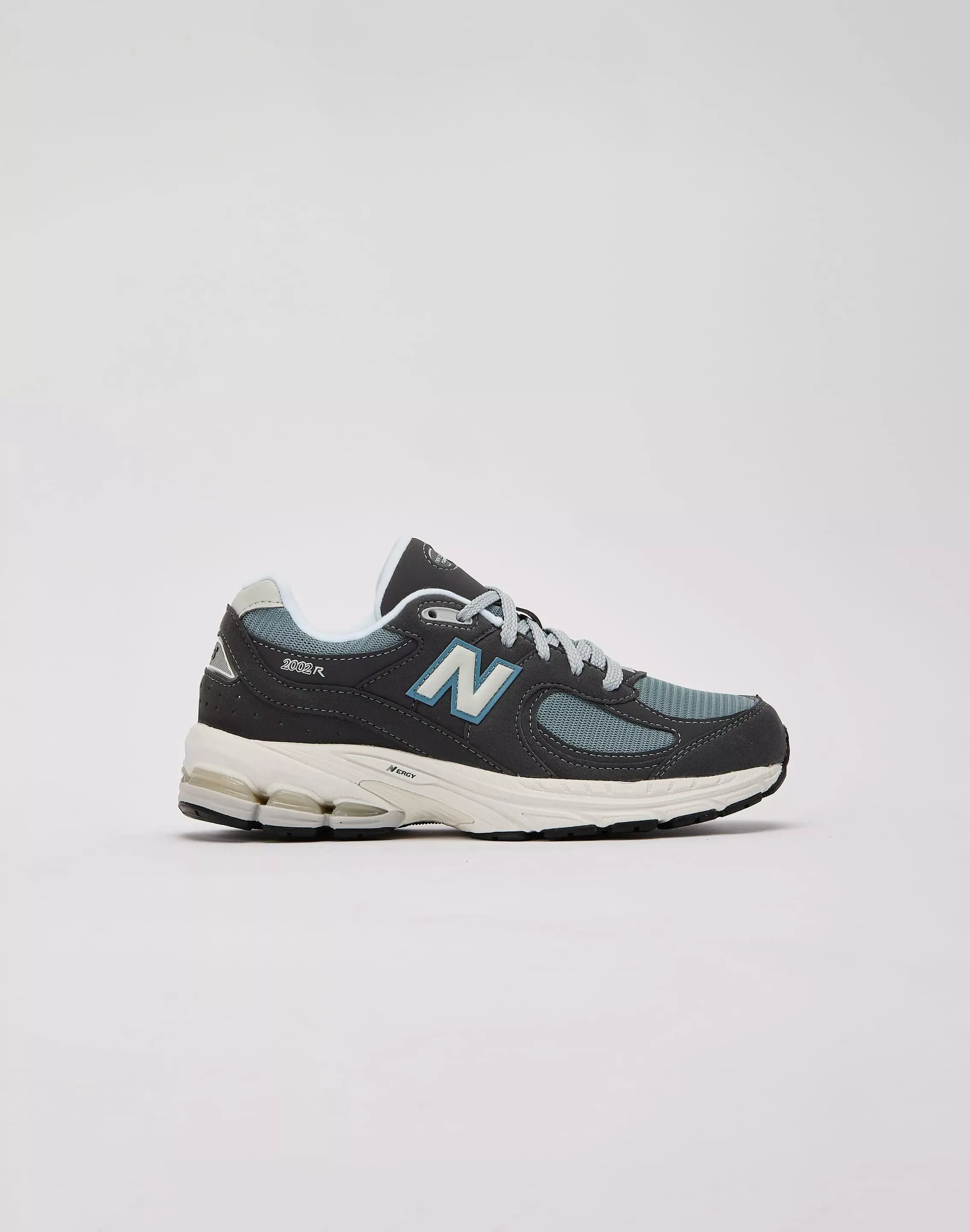 New Balance 2002R Grade-School  - Grey - Size: 5