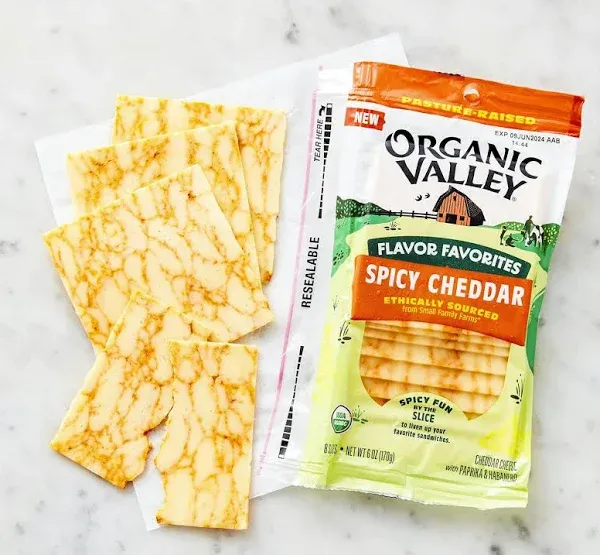 Organic Valley Spicy Cheddar Sliced Cheese