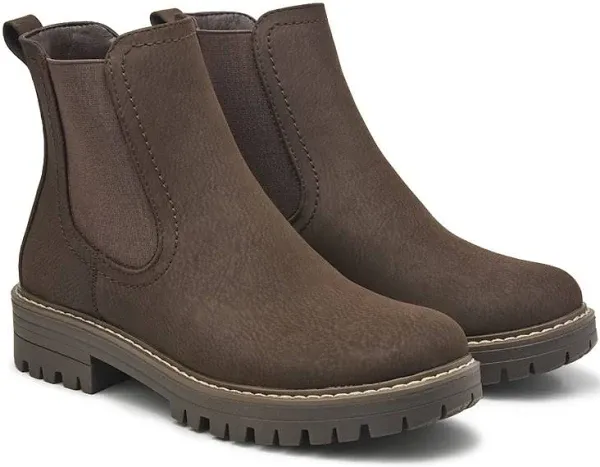 Cliffs by White Mountain Women's Mastery Lug Sole Chelsea Boots