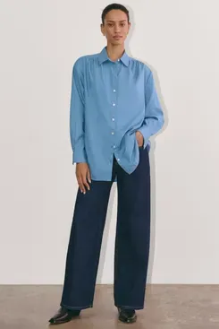 Everlane The Gathered Shirt in Silky Cotton