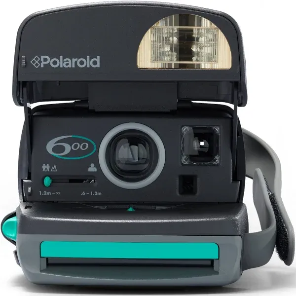 Polaroid 600 Camera Round 2875