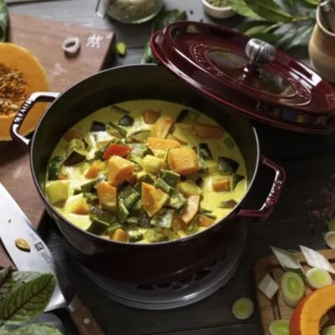 Zwilling Staub Cast Iron 5.5 qt, Round, Cocotte, Basil - Visual Imperfections