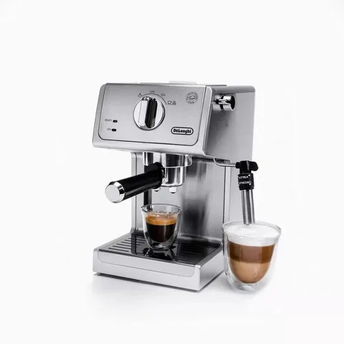 De'Longhi Bar Pump Espresso and Cappuccino Machine (Open Box)