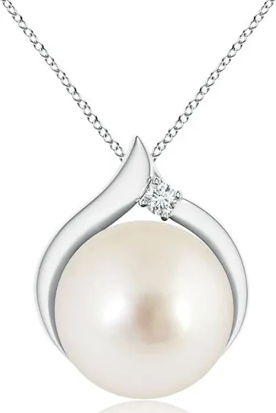 Freshwater Pearl Solitaire Pendant with Diamond