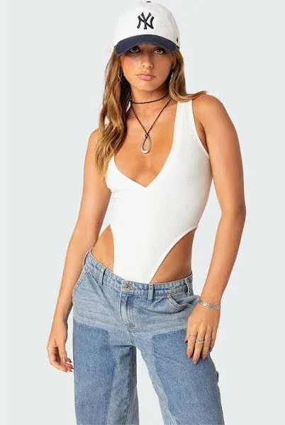 Edikted Women's High Cut Ribbed V Neck Bodysuit