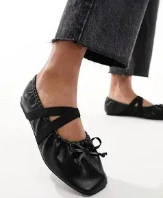 Wide Fit Los Angeles Ruched Ballet Flats With Elastic Strap In Matte Black
