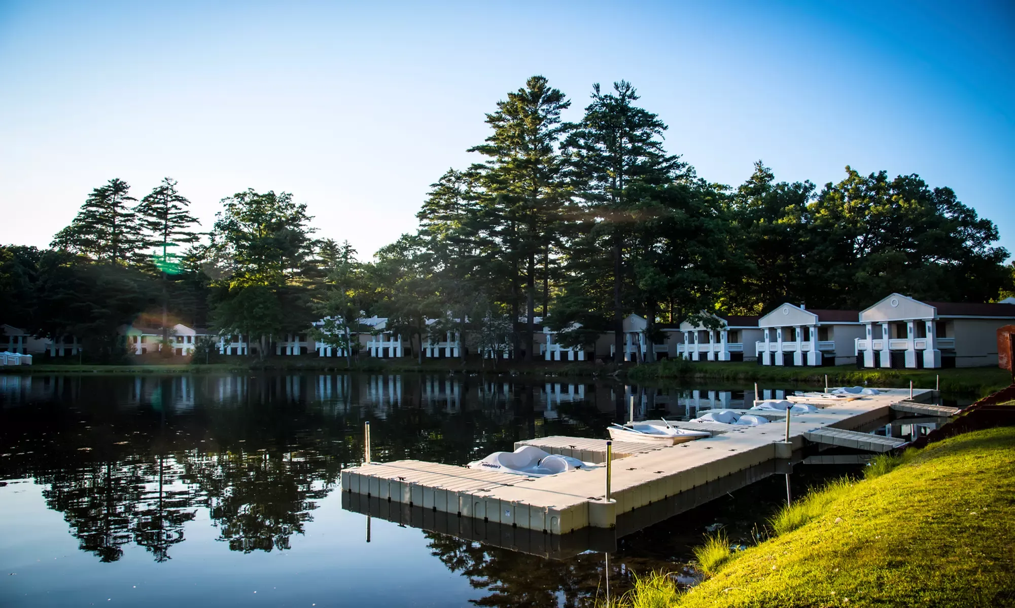 Hotel Stay with Optional Breakfast and Dinner at Paradise Stream in Mount Pocono, PA