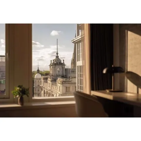Royal Garden Hotel