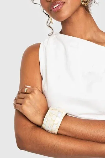 boohoo Pearlised Statement Bangle