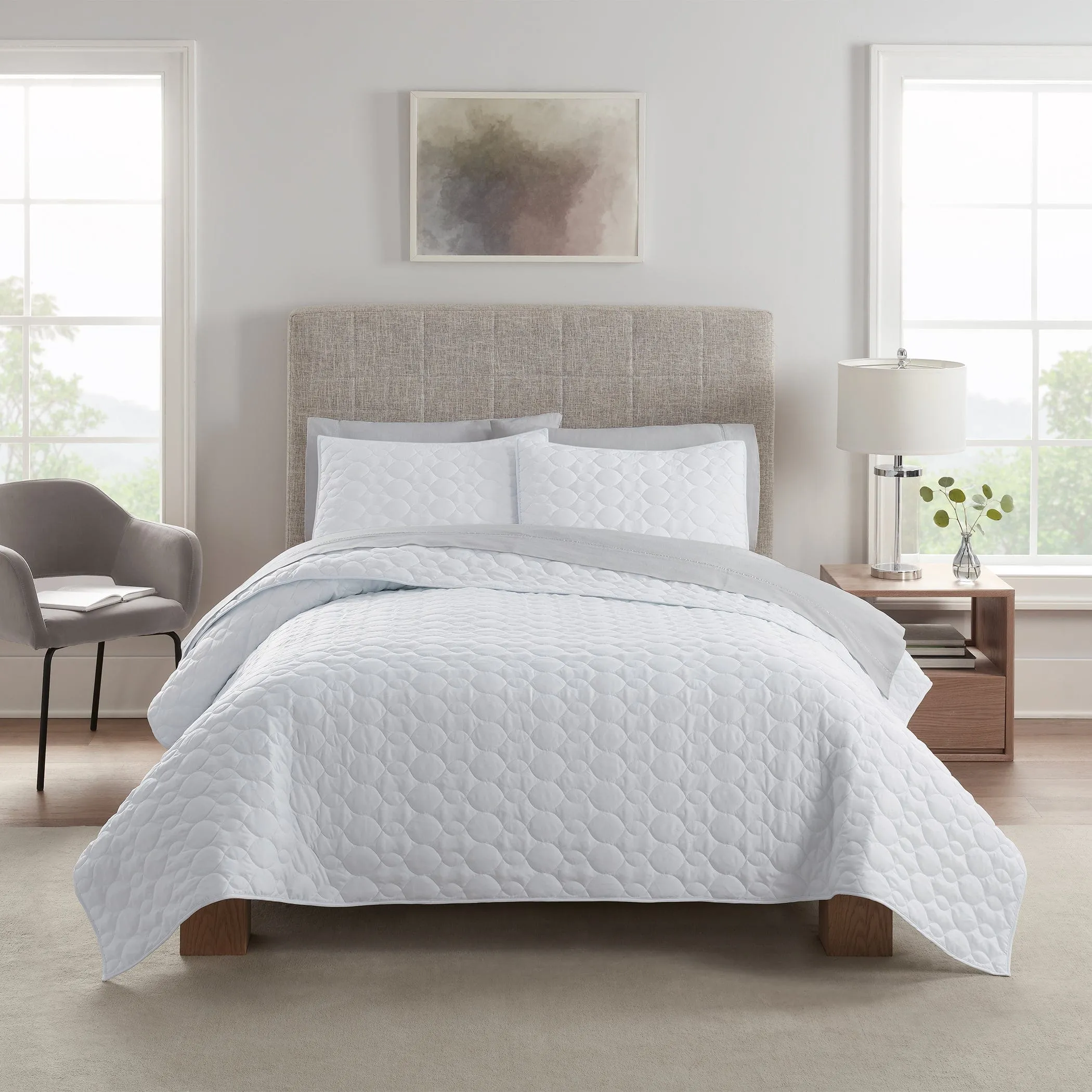 Simply Clean by Serta Solid Comforter Quilt in White King Size