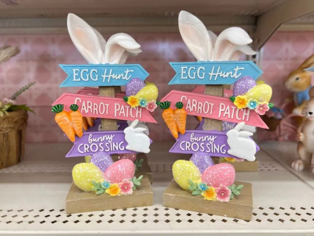 Ashland 9″ Easter Arrow Tabletop Sign