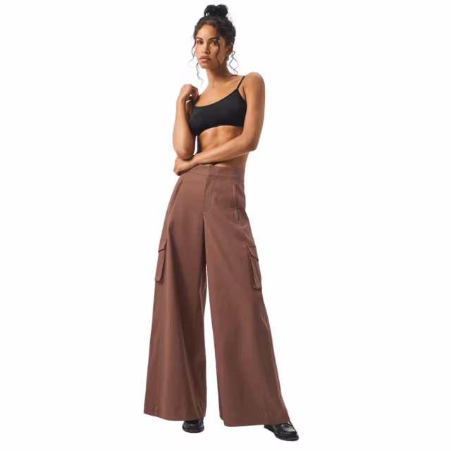 Alo Yoga Show Off Cargo Wide Leg Trouser