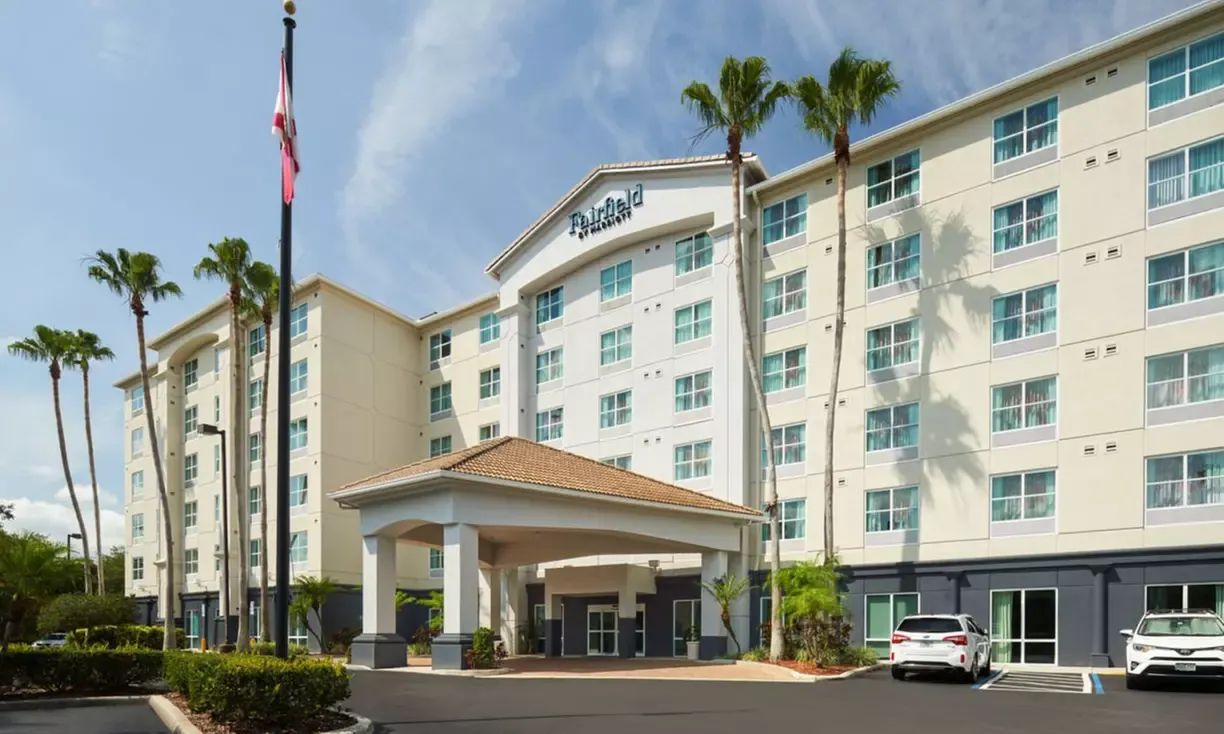 Experience the unforgettable stay at Fairfield Inn & Suites Orlando International Drive/Convention Center in Florida