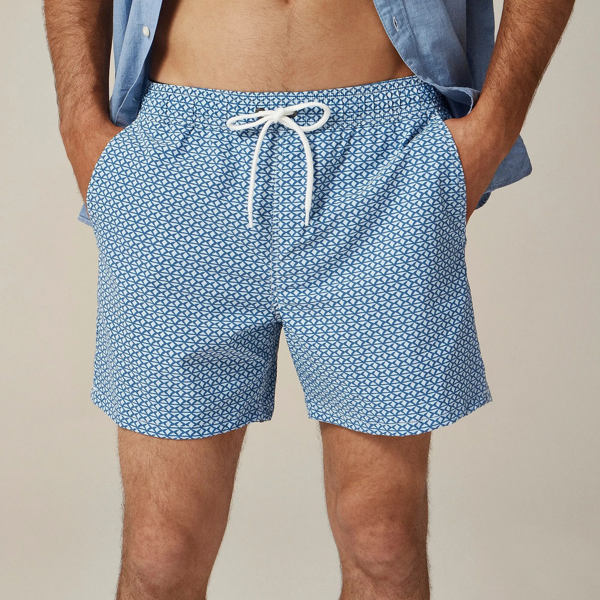 6'' stretch swim trunk in print with ECONYL nylon