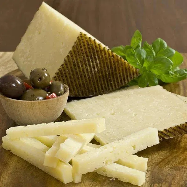 Merco Manchego Cheese Aged 6 Months 8 oz Cut Portion
