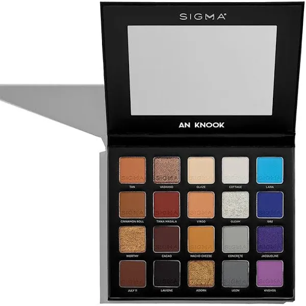 An Knook Pro Eyeshadow Palette