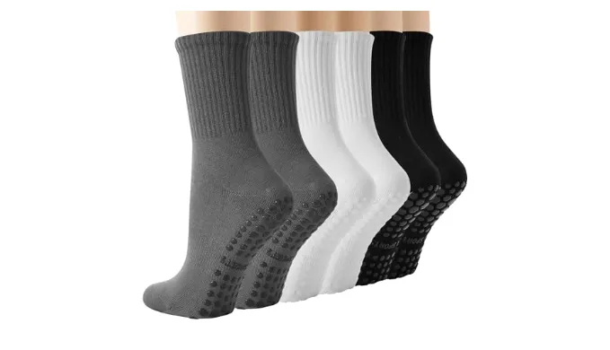 BISOUSOX Pilates Socks with Grips for Women, Yoga Grippy Barre Non Slip Crew Ballet Slipper Socks for Hospital Workout