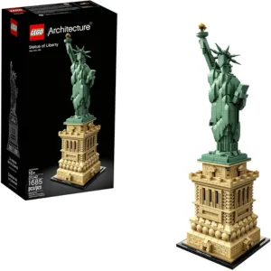 LEGO 1685-Piece Statue of Liberty Building Set