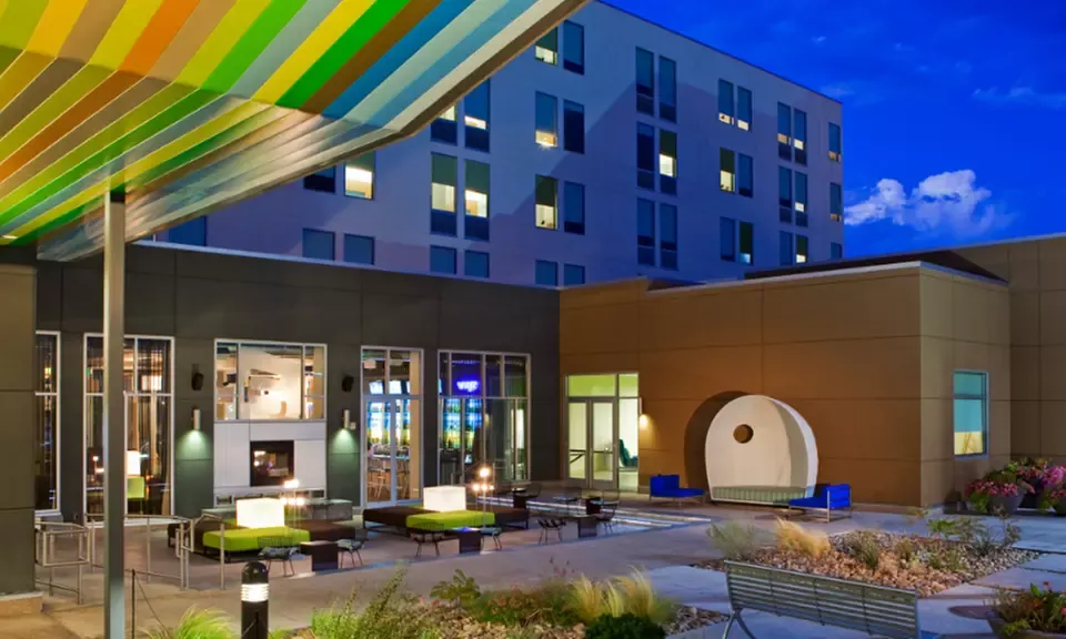 Experience Luxury at Our Exclusive Broomfield, CO Hotel. Book now for an Unforgettable Stay!