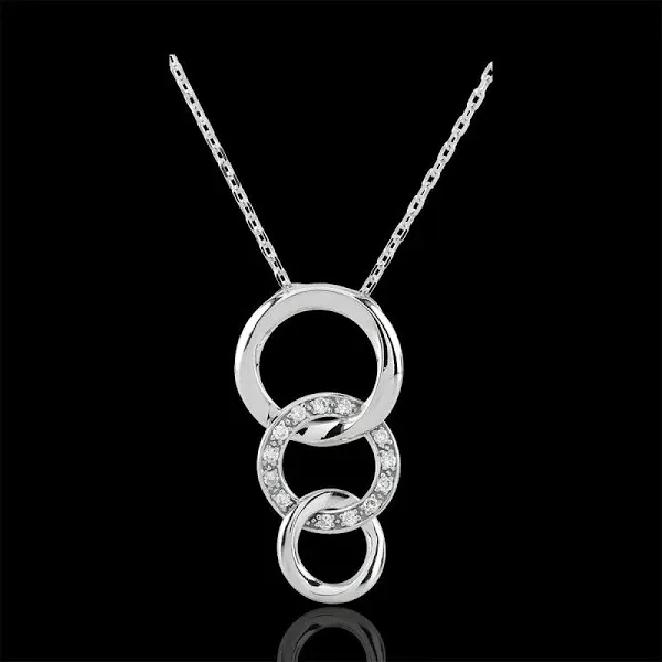 18 Carat White Gold Gala Necklace